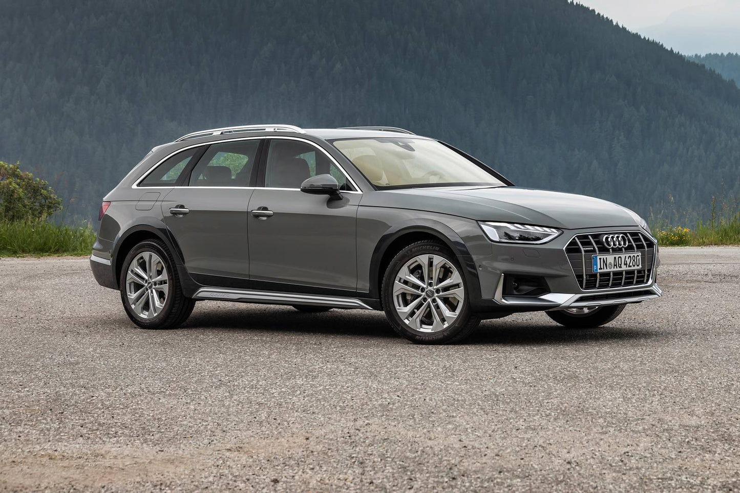 2025 Audi A4 allroad Premium 4dr Wagon AWD w/45 TFSI (2.0L 4cyl Turbo gas/electric mild hybrid 7AM)