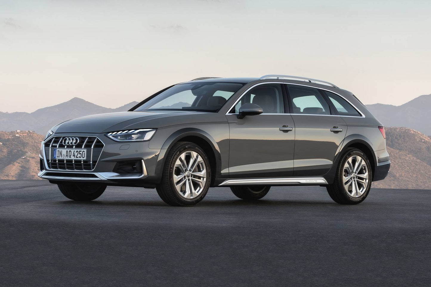 2025 Audi A4 allroad Premium 4dr Wagon AWD w/45 TFSI (2.0L 4cyl Turbo gas/electric mild hybrid 7AM)