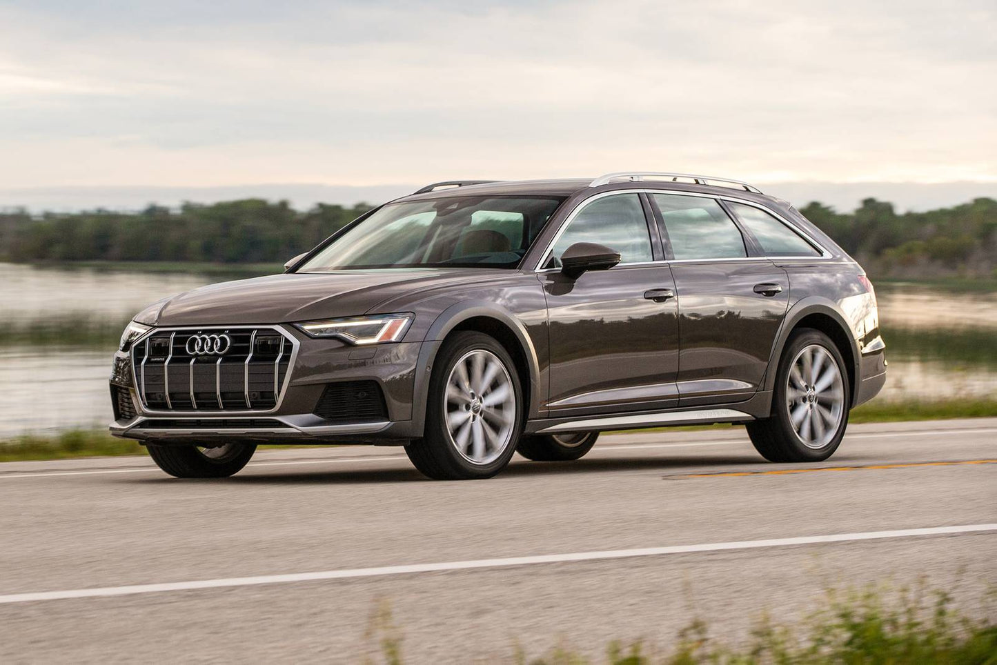 2025 Audi A6 allroad Prestige 4dr Wagon AWD w/55 TFSI (3.0L 6cyl Turbo gas/electric mild hybrid 7AM)