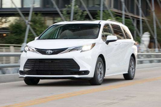 2024 Toyota Sienna Platinum 7-Passenger 4dr Minivan AWD (2.5L 4cyl gas/electric hybrid CVT)