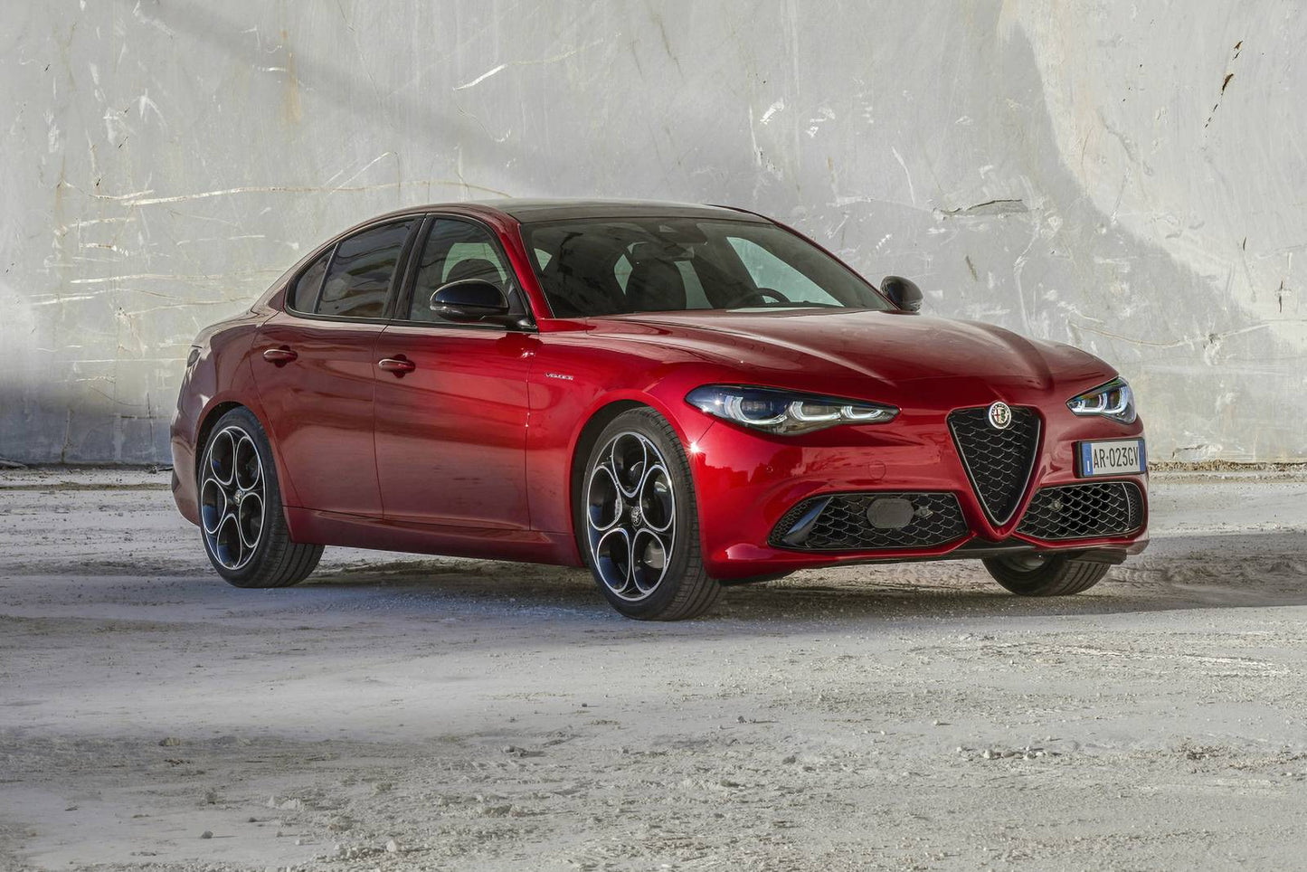 2025 Alfa Romeo Giulia 4dr Sedan AWD (2.0L 4cyl Turbo 8A)