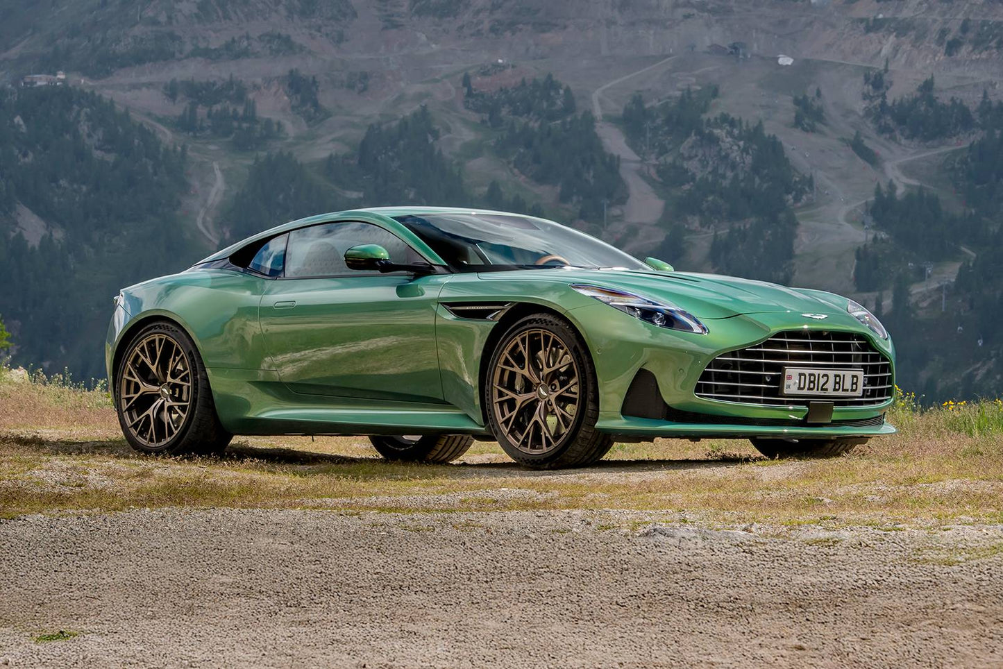 2024 Aston Martin DB12 V8 Volante 2dr Convertible (4.0L 8cyl Turbo 8A)