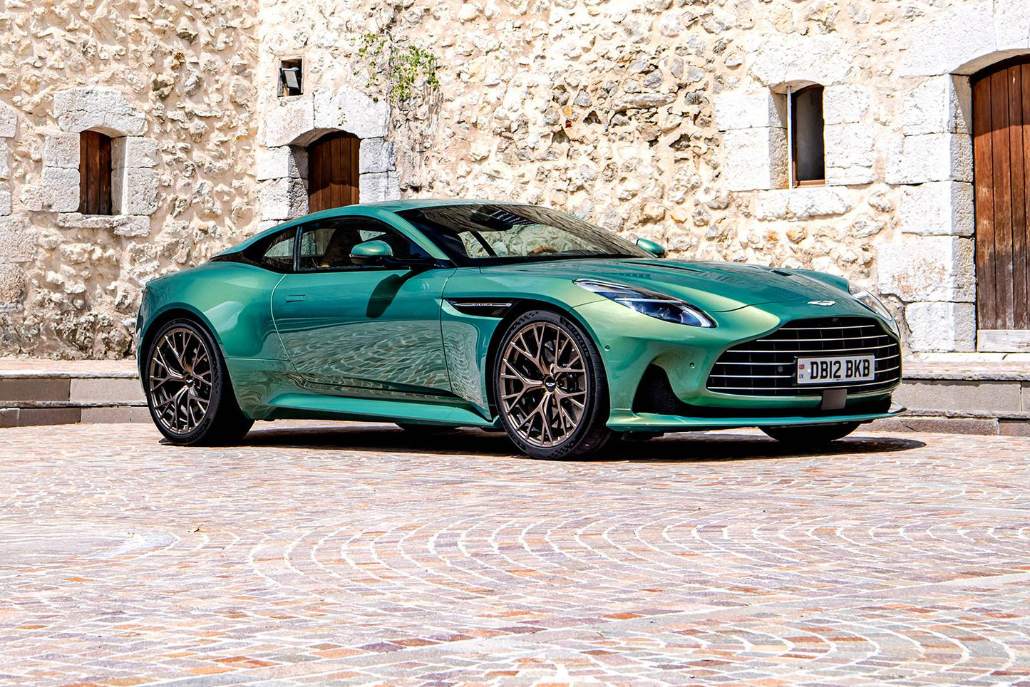 2024 Aston Martin DB12 V8 2dr Coupe (4.0L 8cyl Turbo 8A)
