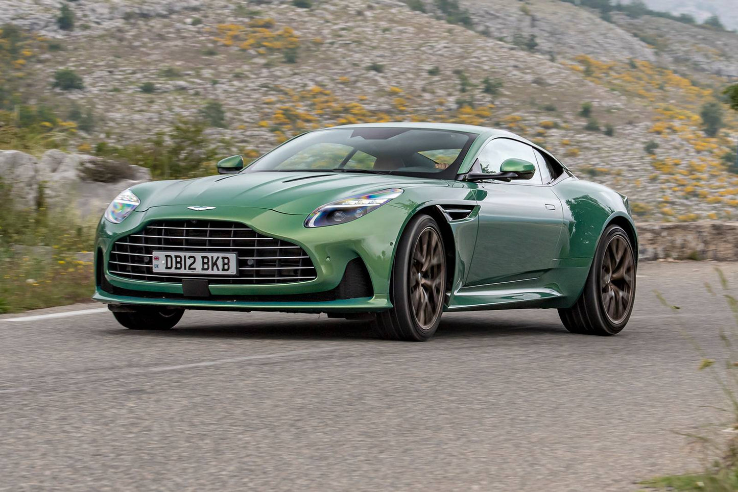 2024 Aston Martin DB12 V8 Volante 2dr Convertible (4.0L 8cyl Turbo 8A)