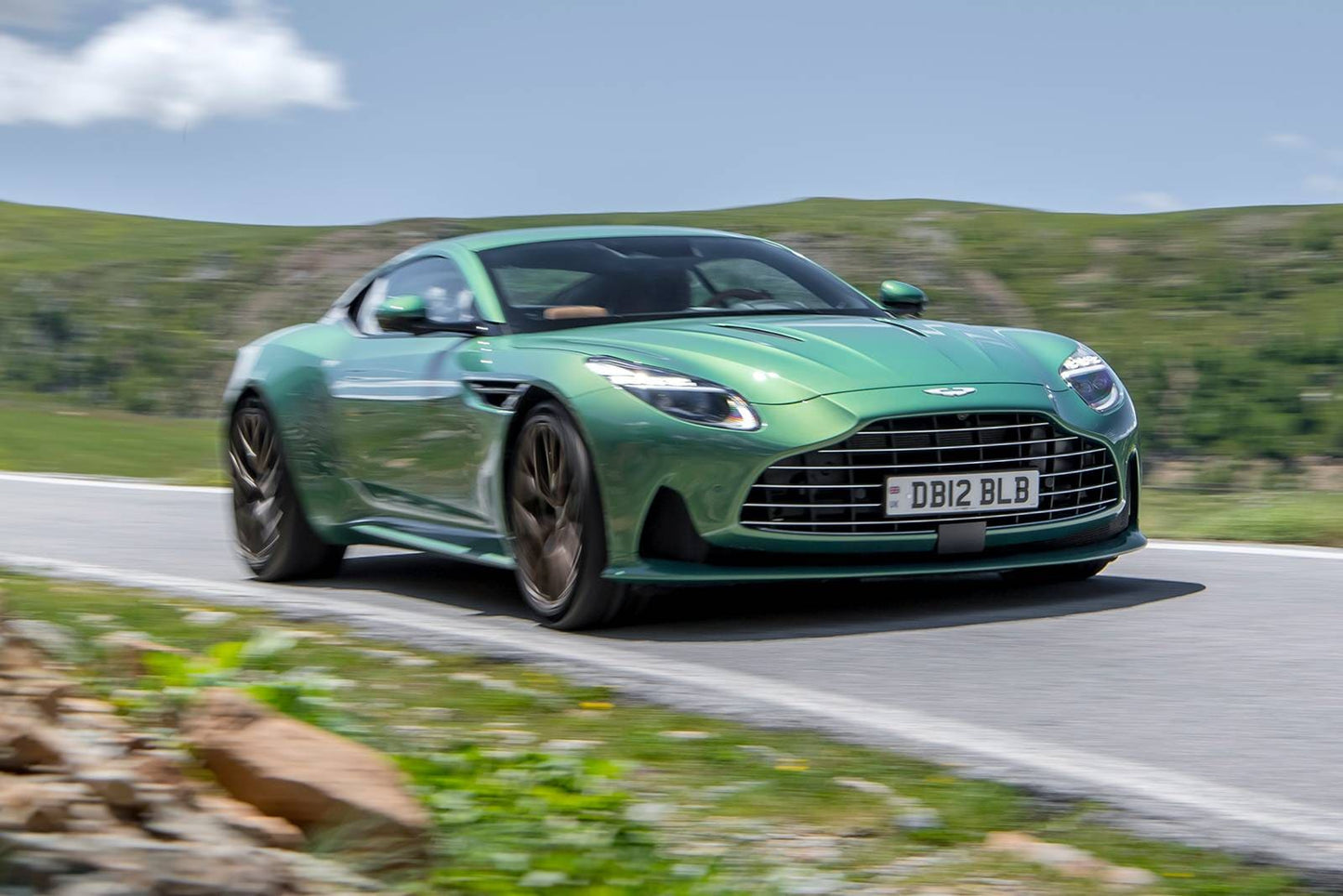2024 Aston Martin DB12 V8 Volante 2dr Convertible (4.0L 8cyl Turbo 8A)