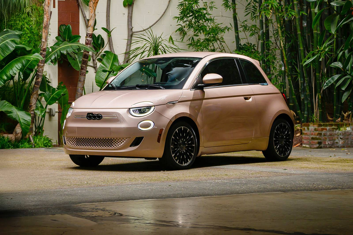 2024 FIAT 500e Inspired by Los Angeles 2dr Hatchback (electric DD)
