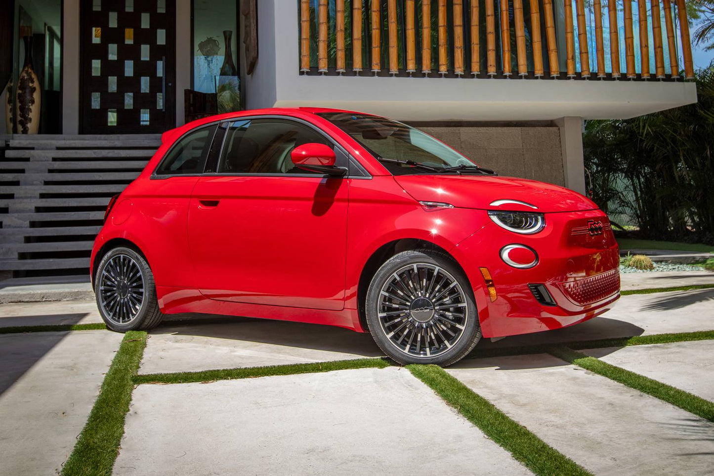 2024 FIAT 500e Inspired by Los Angeles 2dr Hatchback (electric DD)