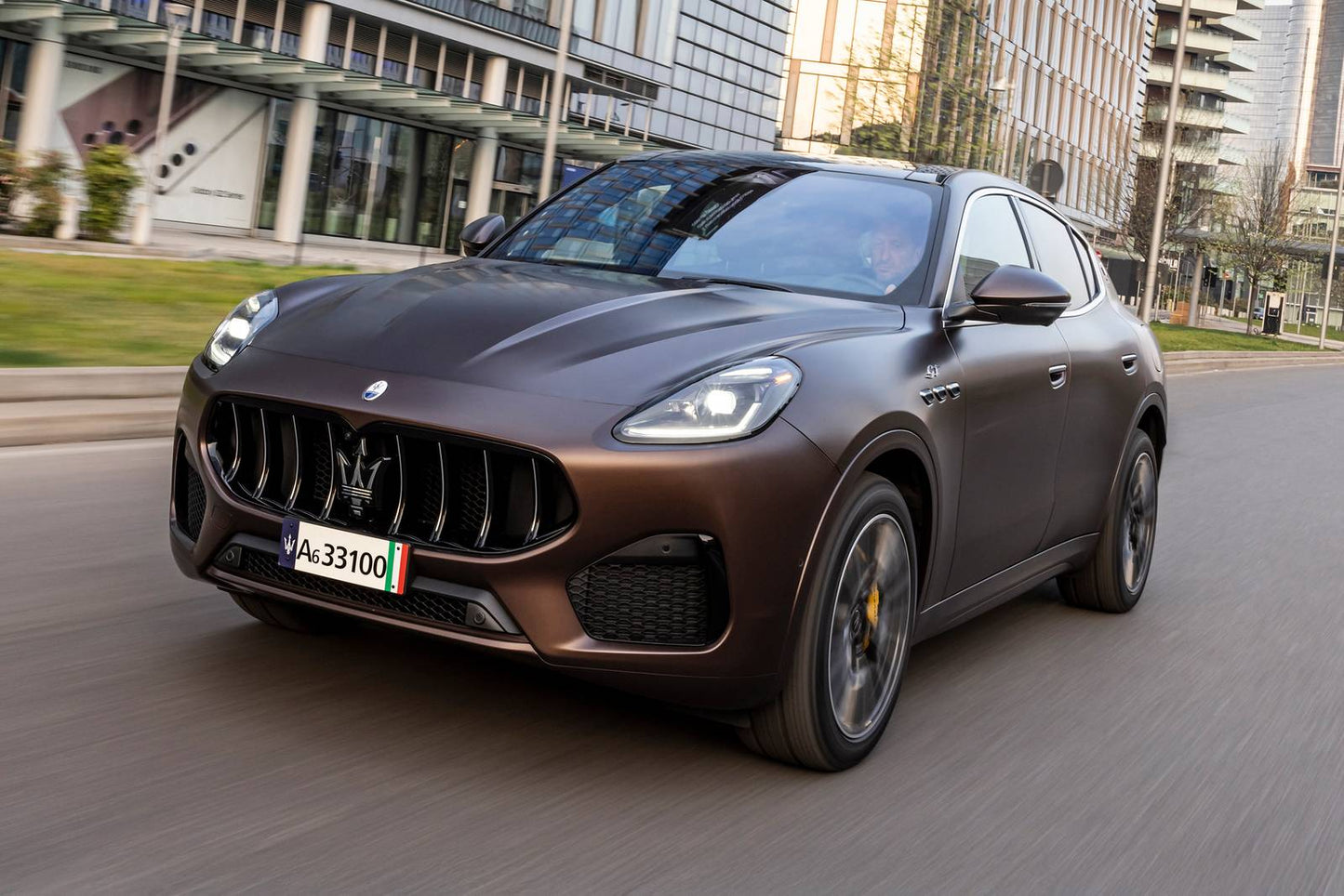 2024 Maserati Grecale Modena 4dr SUV AWD (2.0L 4cyl Turbo gas/electric mild hybrid 8A)