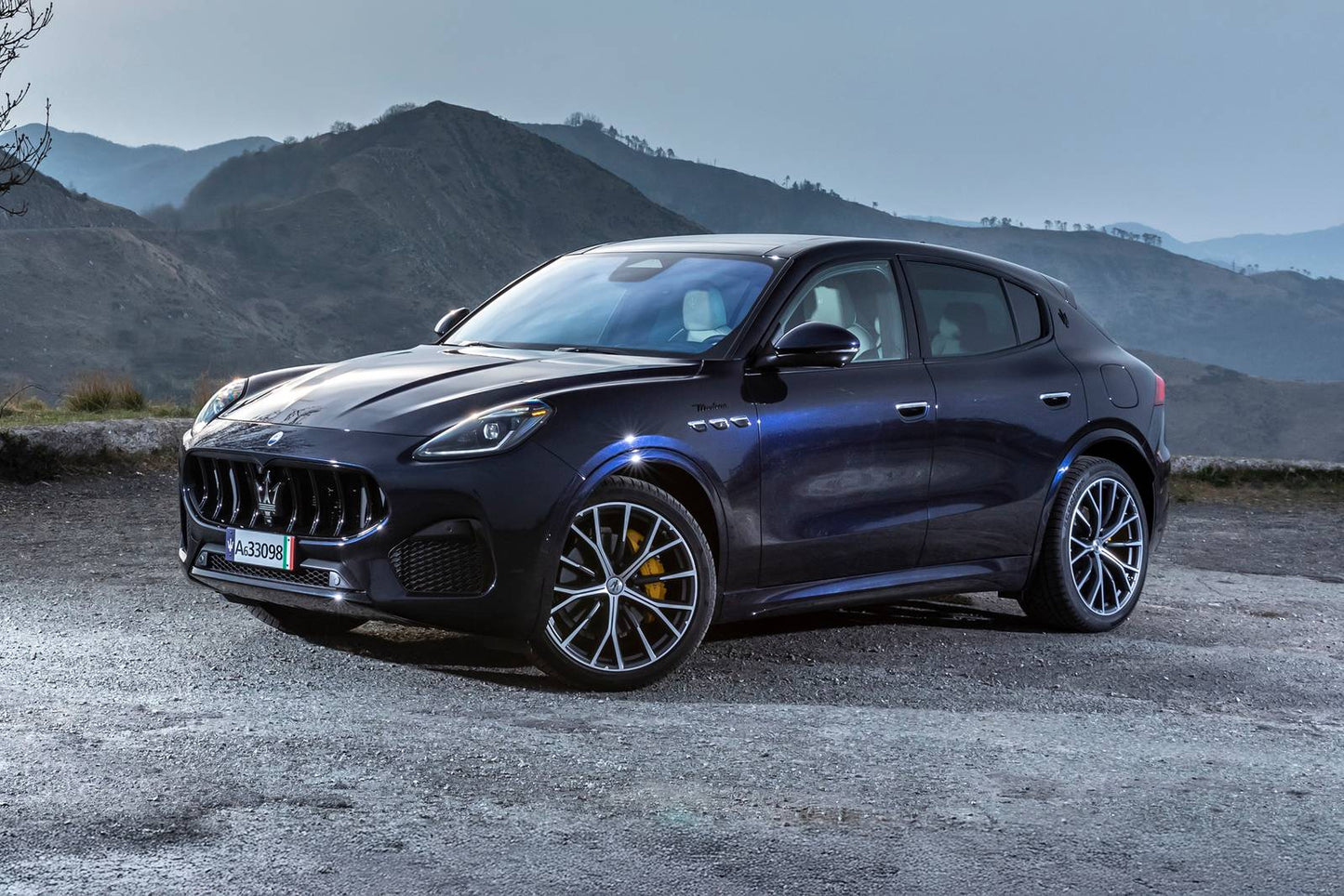2024 Maserati Grecale Modena 4dr SUV AWD (2.0L 4cyl Turbo gas/electric mild hybrid 8A)