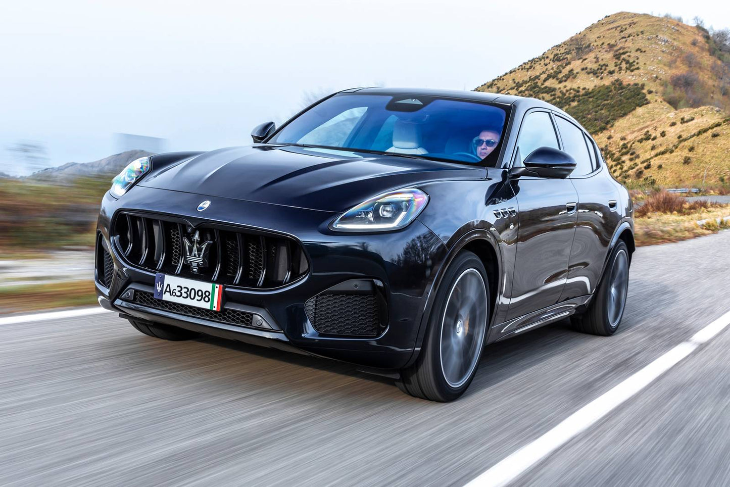 2024 Maserati Grecale Modena 4dr SUV AWD (2.0L 4cyl Turbo gas/electric mild hybrid 8A)