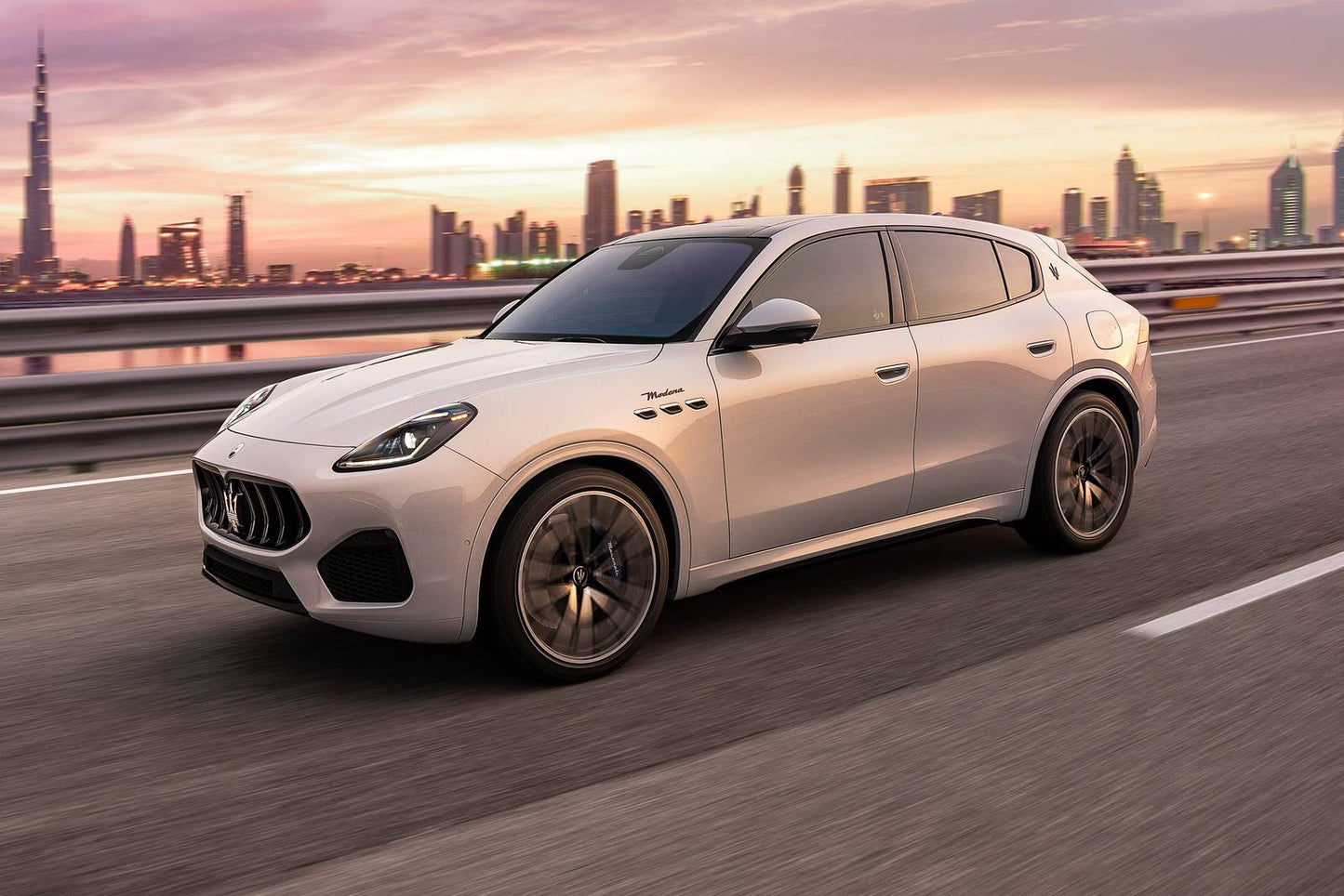 2024 Maserati Grecale Modena 4dr SUV AWD (2.0L 4cyl Turbo gas/electric mild hybrid 8A)
