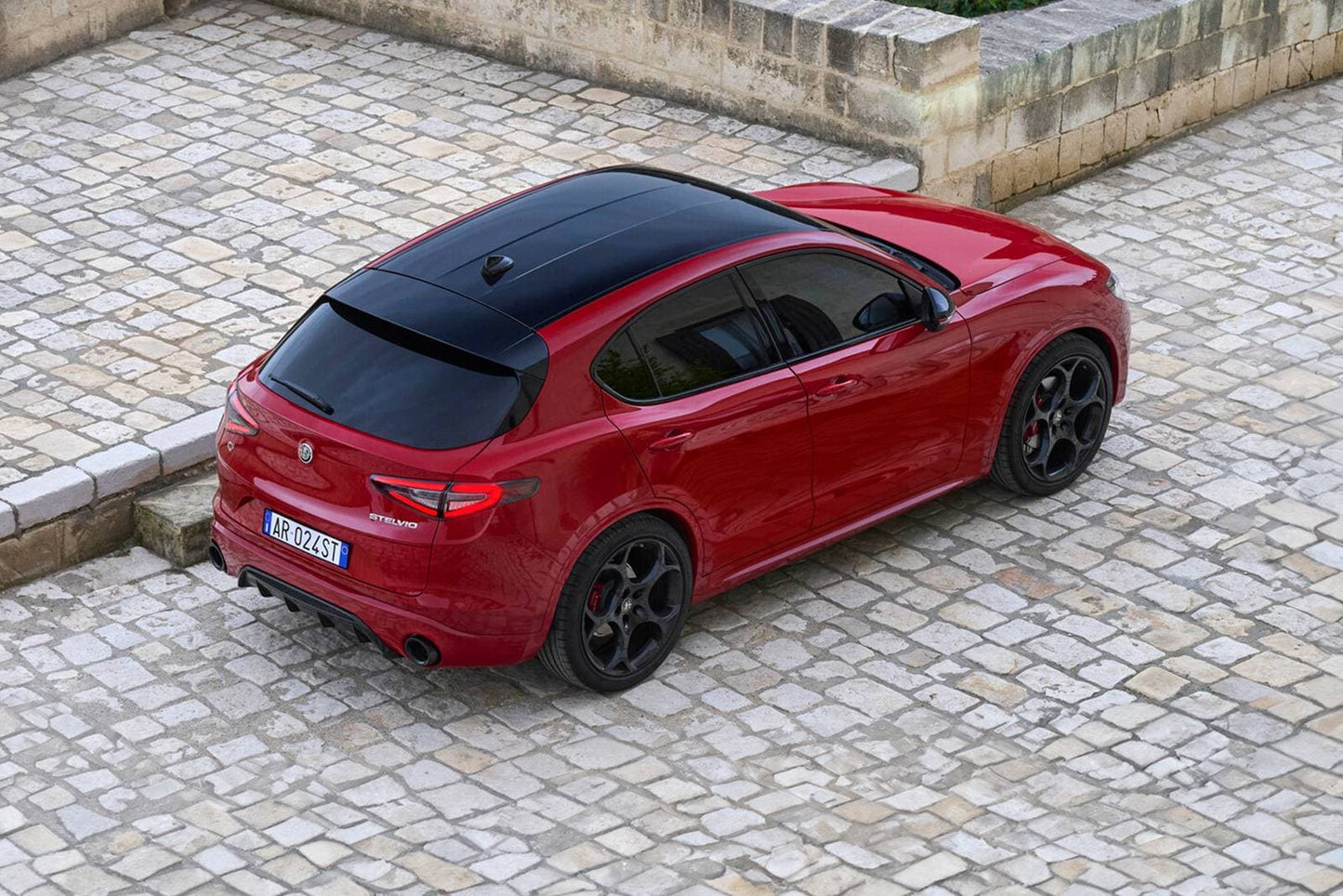 2025 Alfa Romeo Stelvio Tributo Italiano 4dr SUV AWD (2.0L 4cyl Turbo 8A)