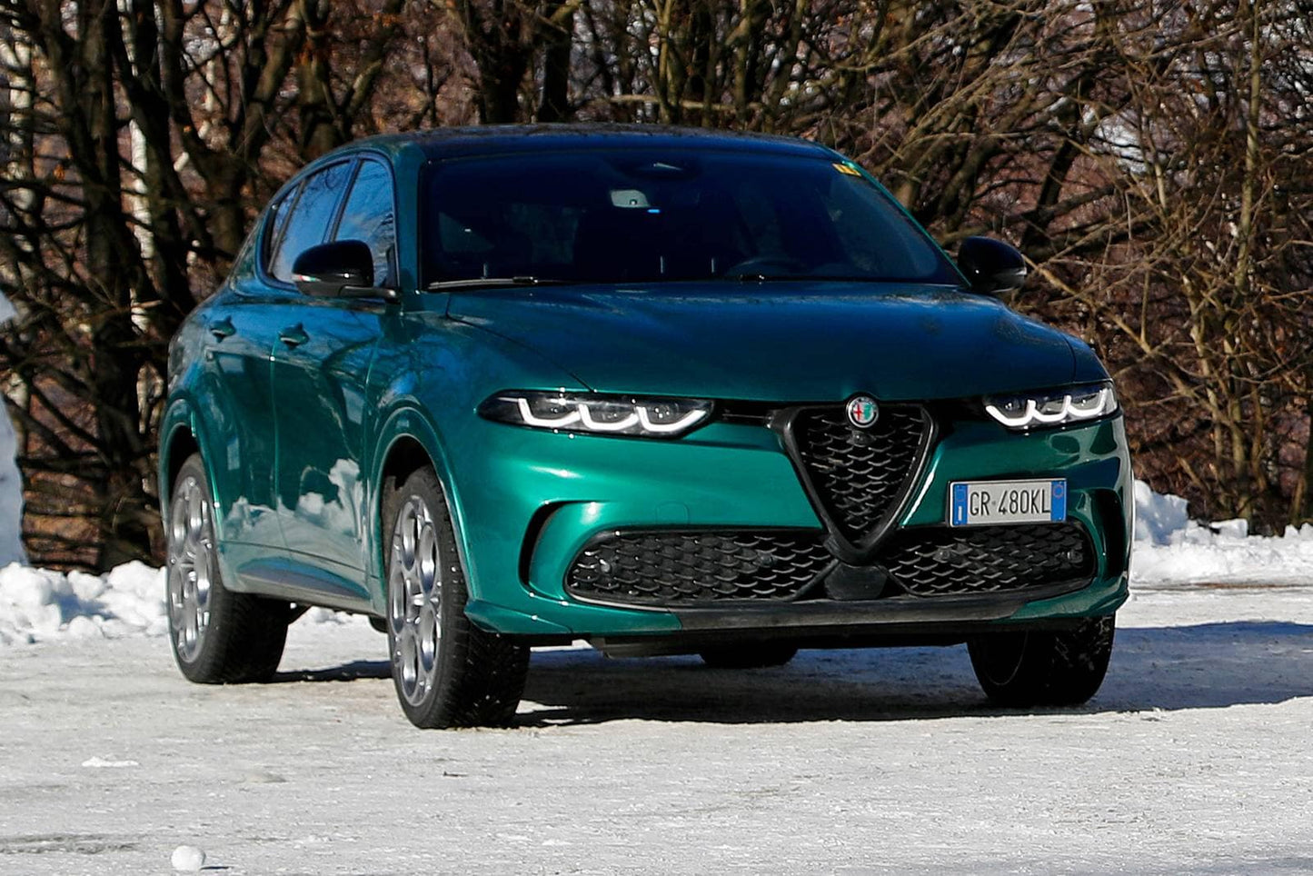 2025 Alfa Romeo Tonale Tributo Italiano 4dr SUV AWD (1.3L 4cyl Turbo gas/electric plug-in hybrid 6A)