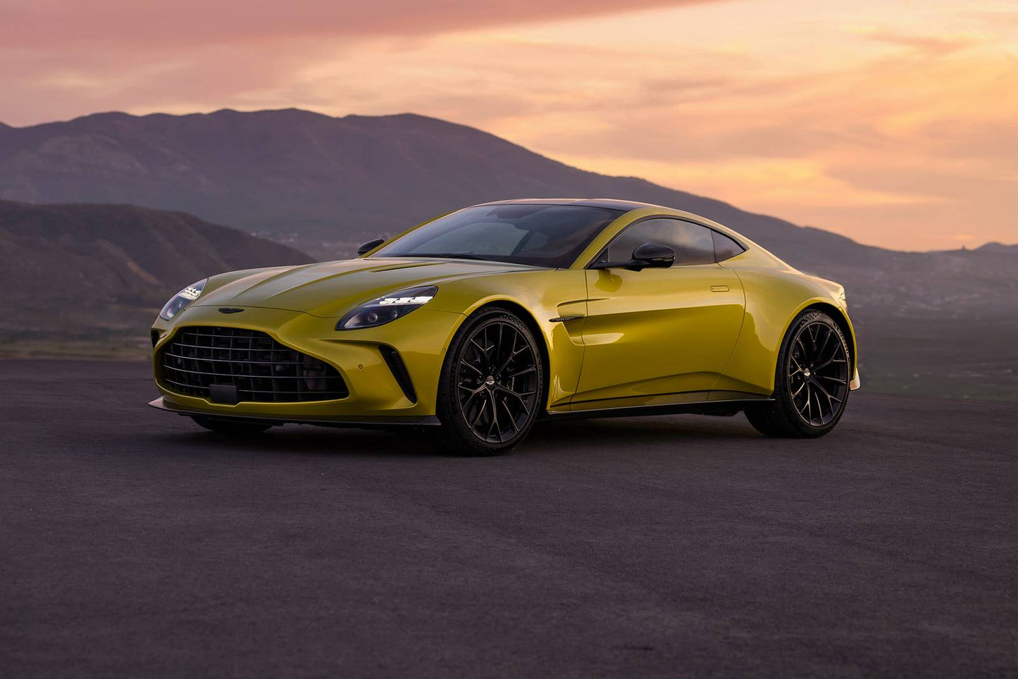 2025 Aston Martin Vantage 2dr Coupe (4.0L 8cyl Turbo 8A)