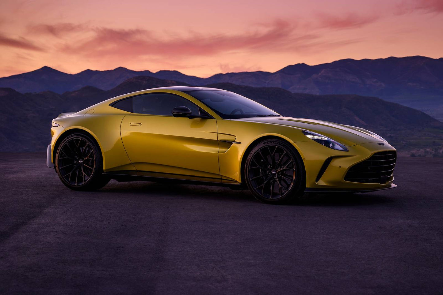 2025 Aston Martin Vantage 2dr Coupe (4.0L 8cyl Turbo 8A)