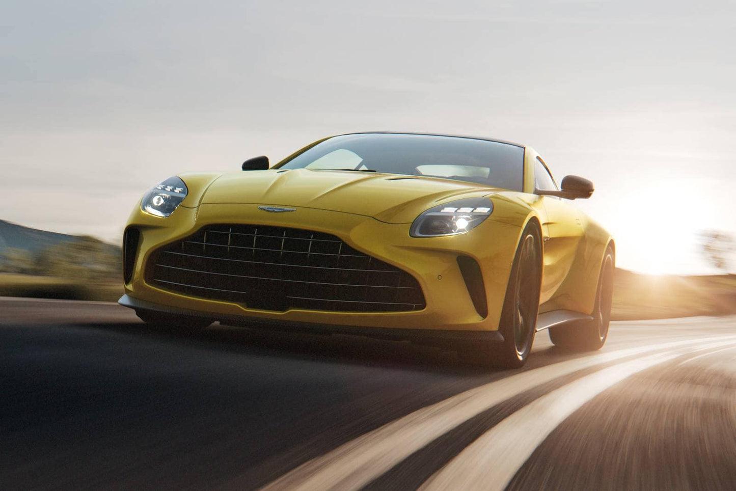2025 Aston Martin Vantage 2dr Coupe (4.0L 8cyl Turbo 8A)