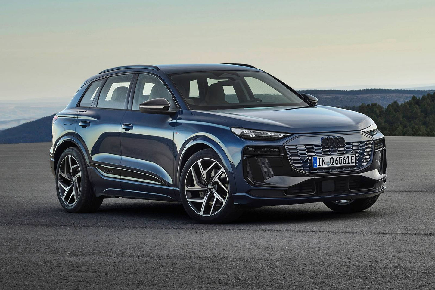 2025 Audi Q6 e-tron Premium 4dr SUV (electric DD)