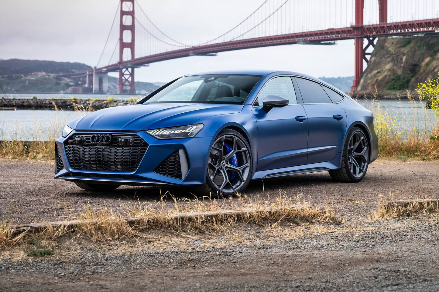 2025 Audi RS 7 performance 4dr Sedan AWD (4.0L 8cyl Turbo gas/electric mild hybrid 8A)