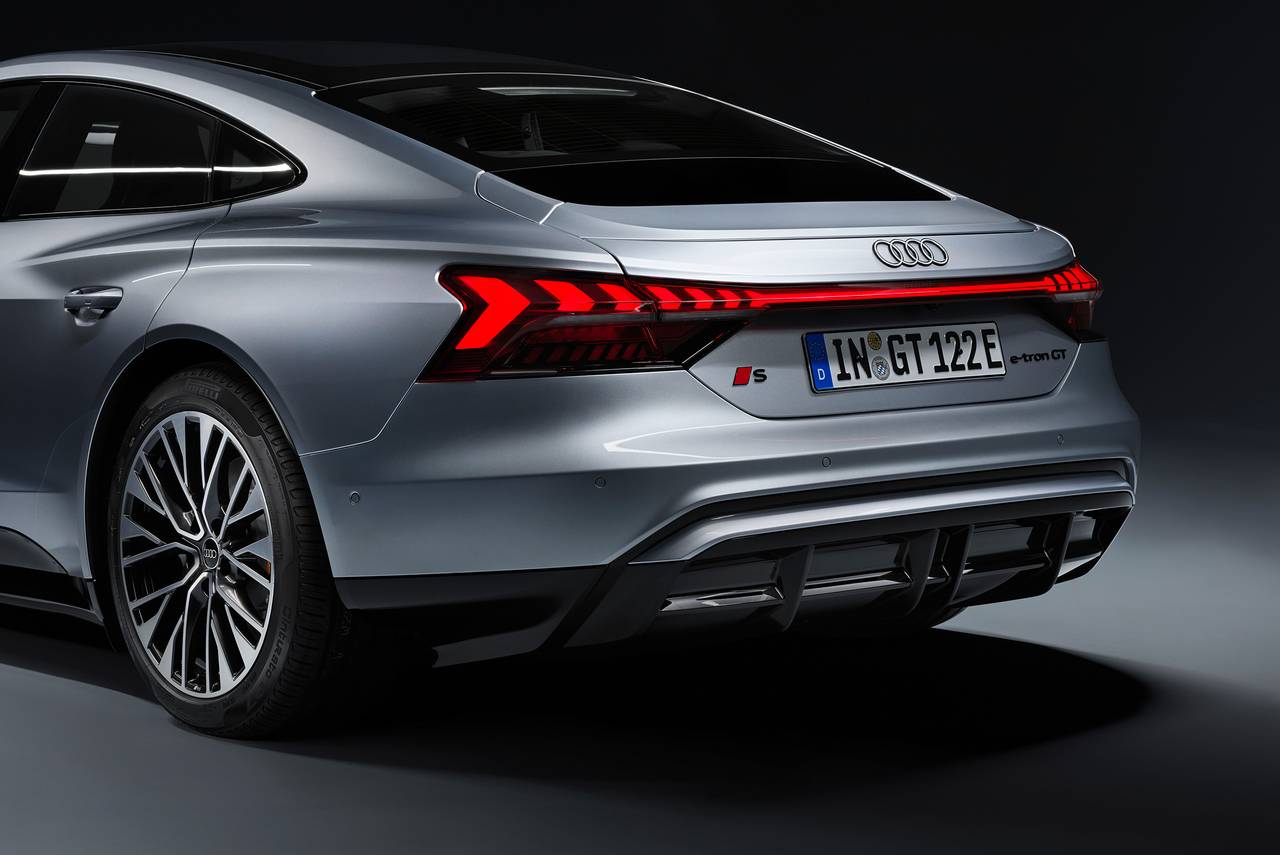 2025 Audi RS e-tron GT performance 4dr Sedan AWD (electric 2A)
