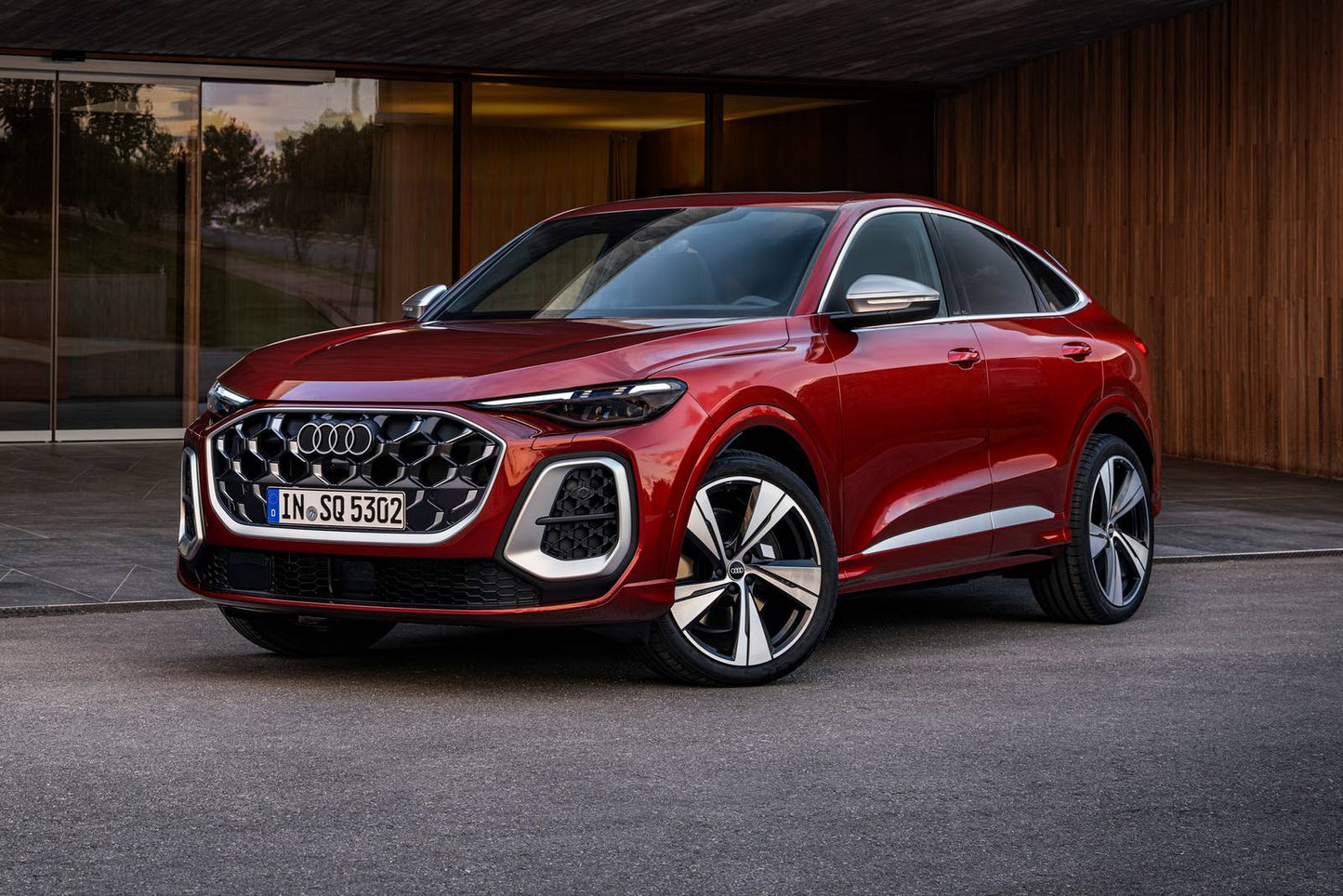 2025 Audi SQ5 Sportback Premium Plus 4dr SUV AWD (3.0L 6cyl Turbo 7AM)