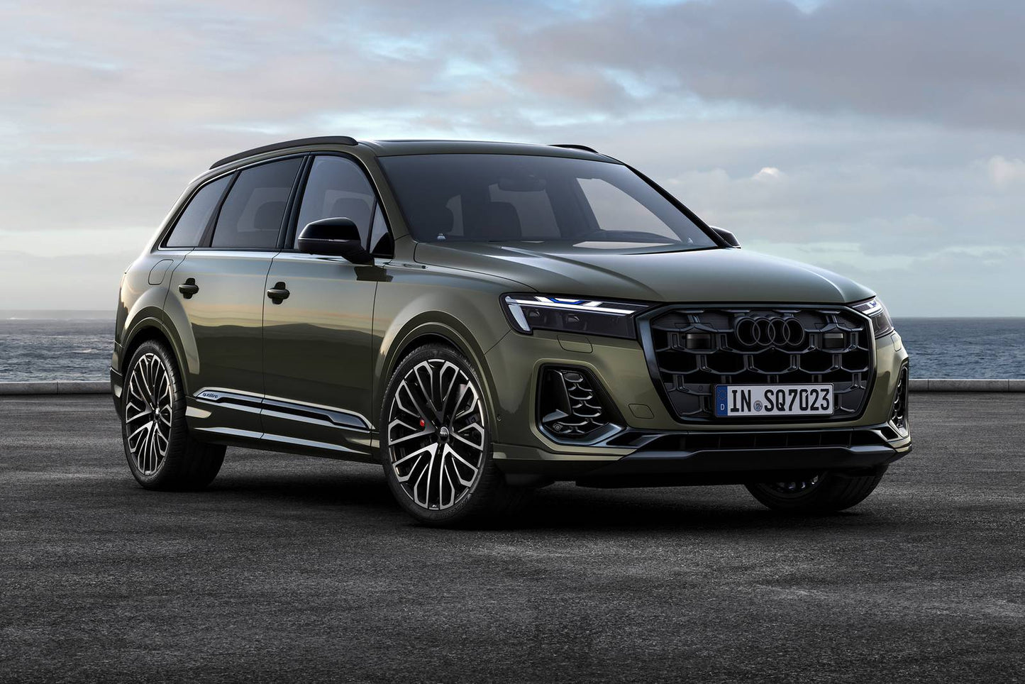 2025 Audi SQ7 Premium Plus 4dr SUV AWD (4.0L 8cyl Turbo gas/electric hybrid 8A)