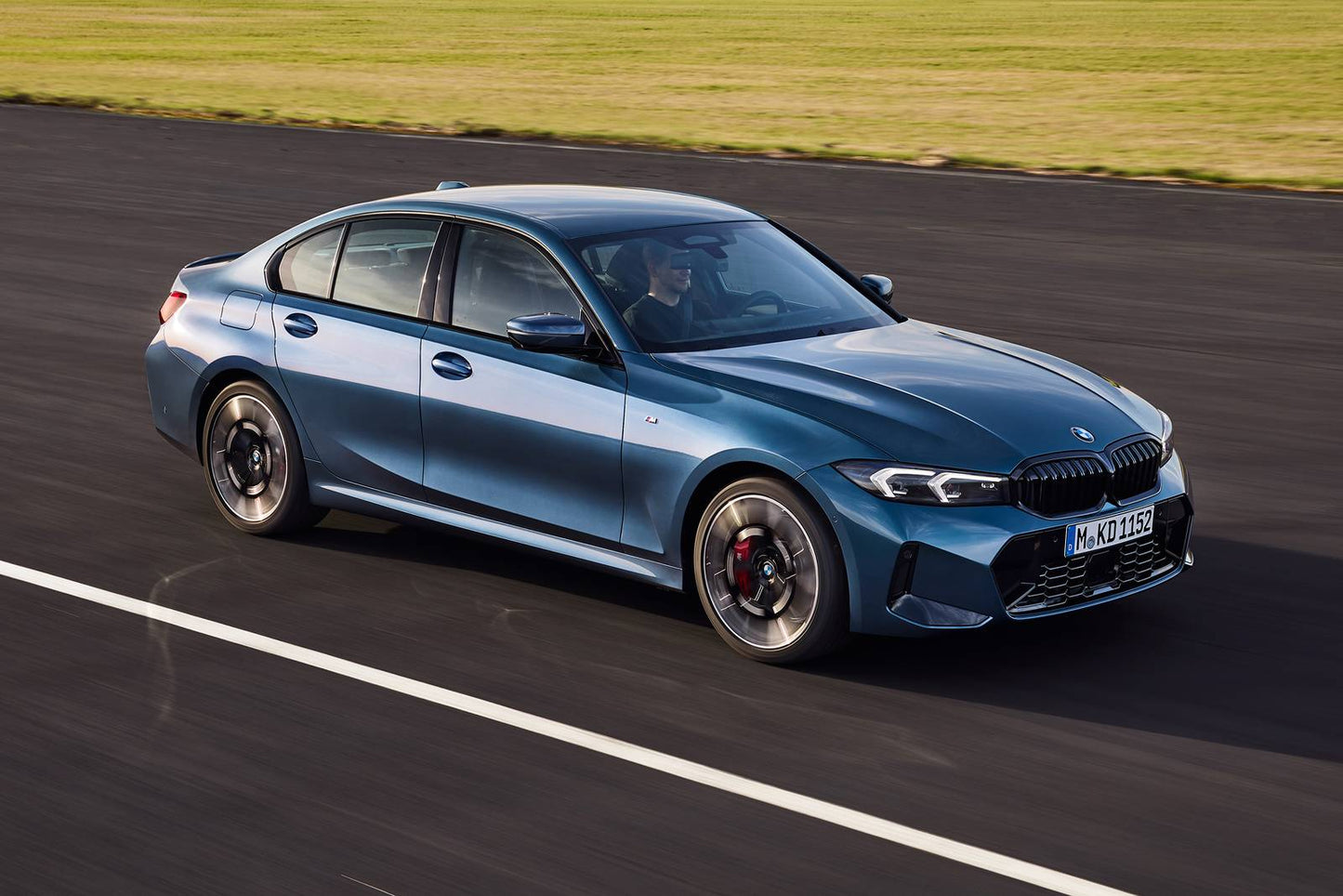 2025 BMW 3 Series 330i xDrive 4dr Sedan AWD (2.0L 4cyl Turbo gas/electric mild hybrid 8A)
