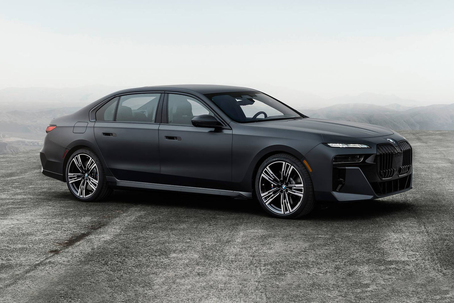 2025 BMW 7 Series 740i xDrive 4dr Sedan AWD (3.0L 6cyl Turbo gas/electric mild hybrid 8A)