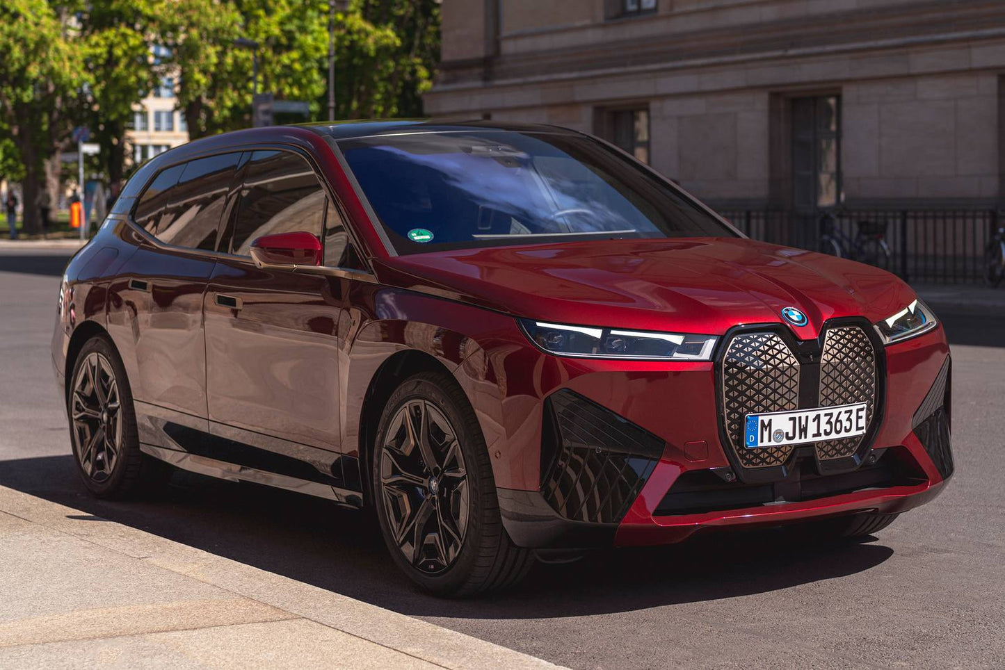 2025 BMW iX M60 4dr SUV AWD (electric DD)