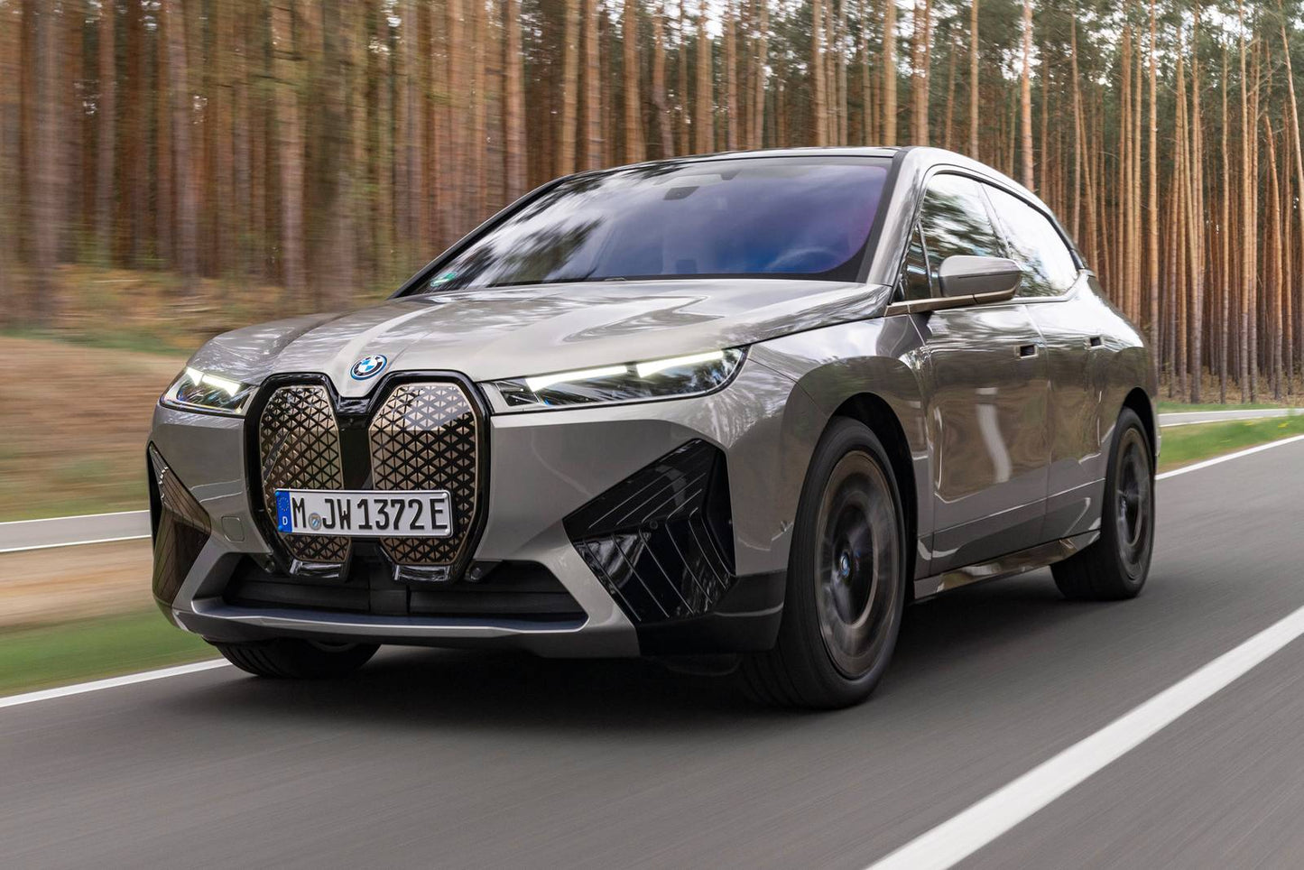 2025 BMW iX M60 4dr SUV AWD (electric DD)