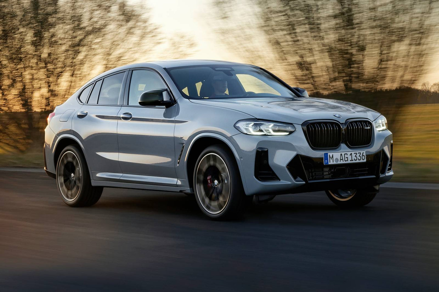 2025 BMW X4 M40i 4dr SUV AWD (3.0L 6cyl Turbo gas/electric mild hybrid 8A)