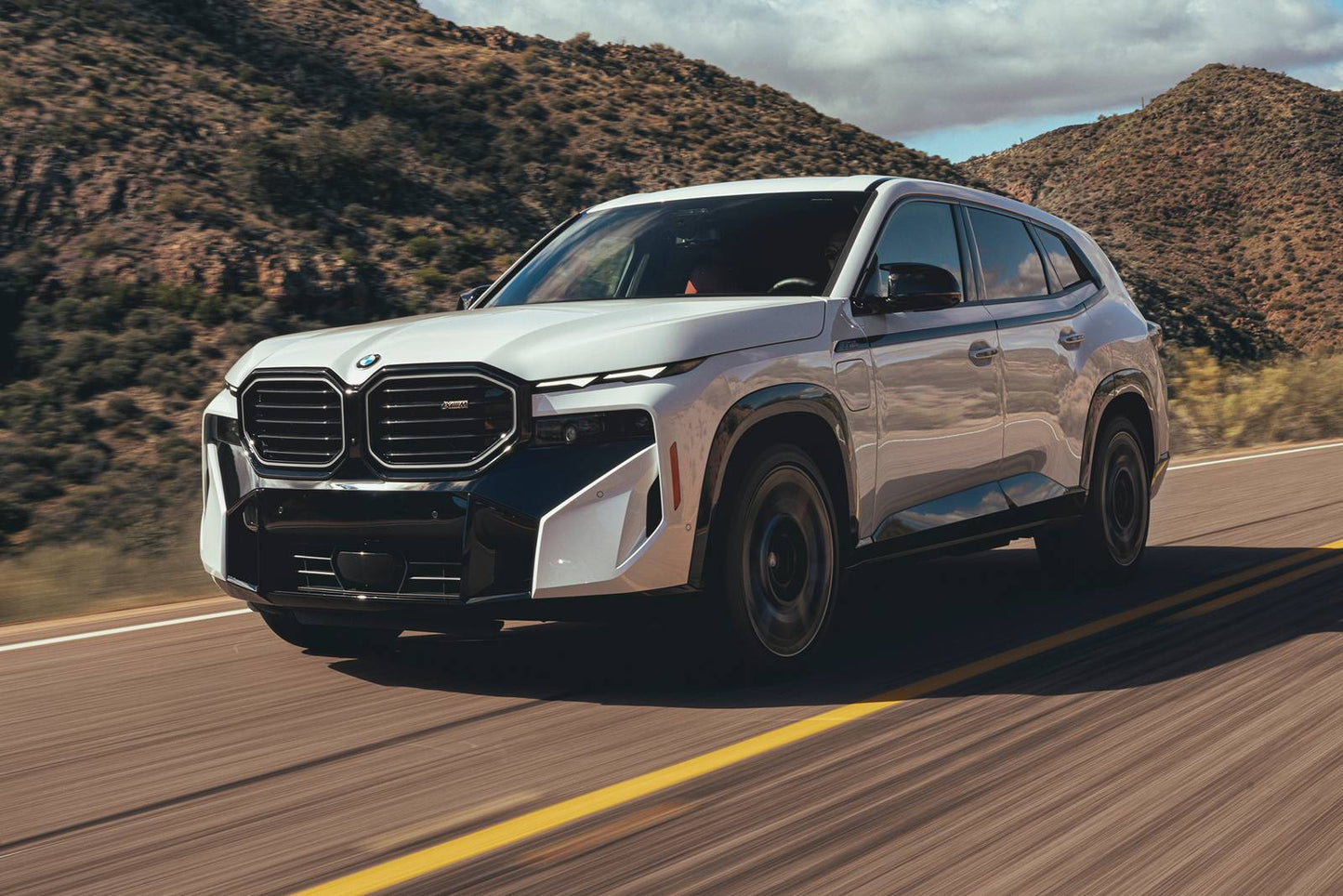 2025 BMW XM 4dr SUV AWD (4.4L 8cyl Turbo gas/electric plug-in hybrid 8A)