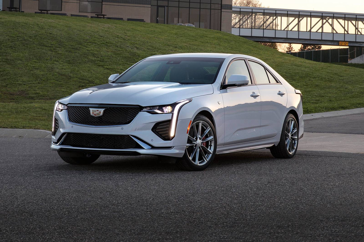 2025 Cadillac CT4 Luxury 4dr Sedan (2.0L 4cyl Turbo 8A)