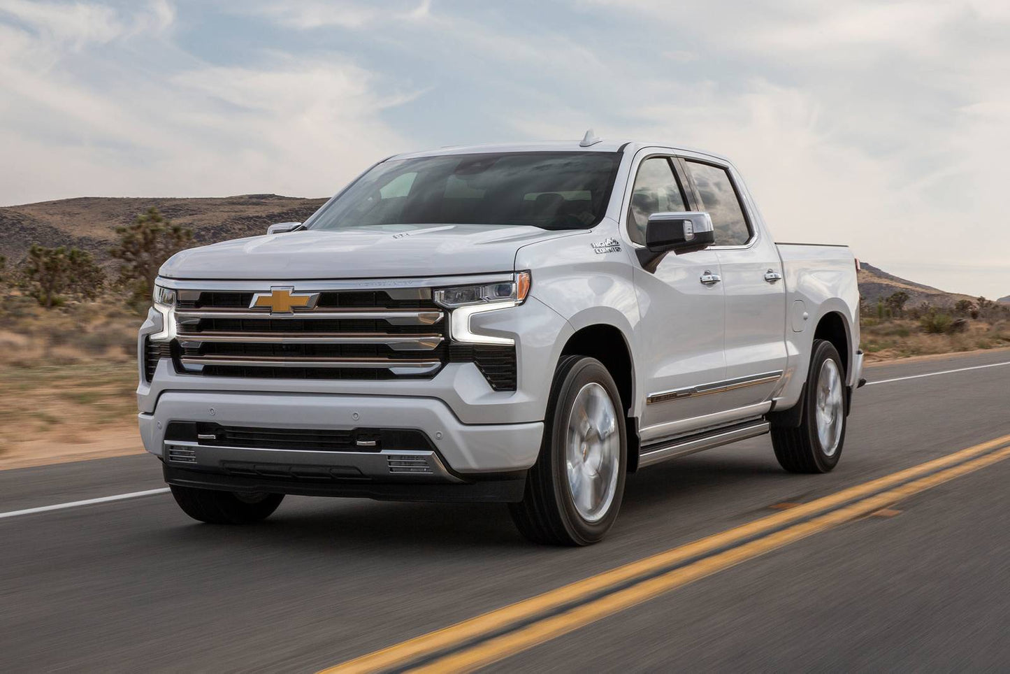 2025 Chevrolet Silverado 1500 LTZ 4dr Crew Cab 4WD 5.8 ft. SB (5.3L 8cyl 10A)