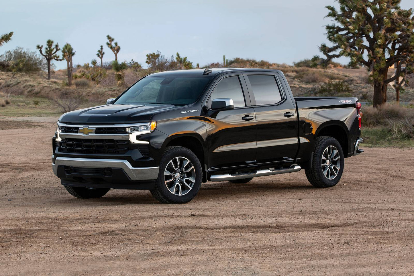 2025 Chevrolet Silverado 1500 Work Truck 4dr Double Cab 4WD SB (2.7L 4cyl Turbo 8A)