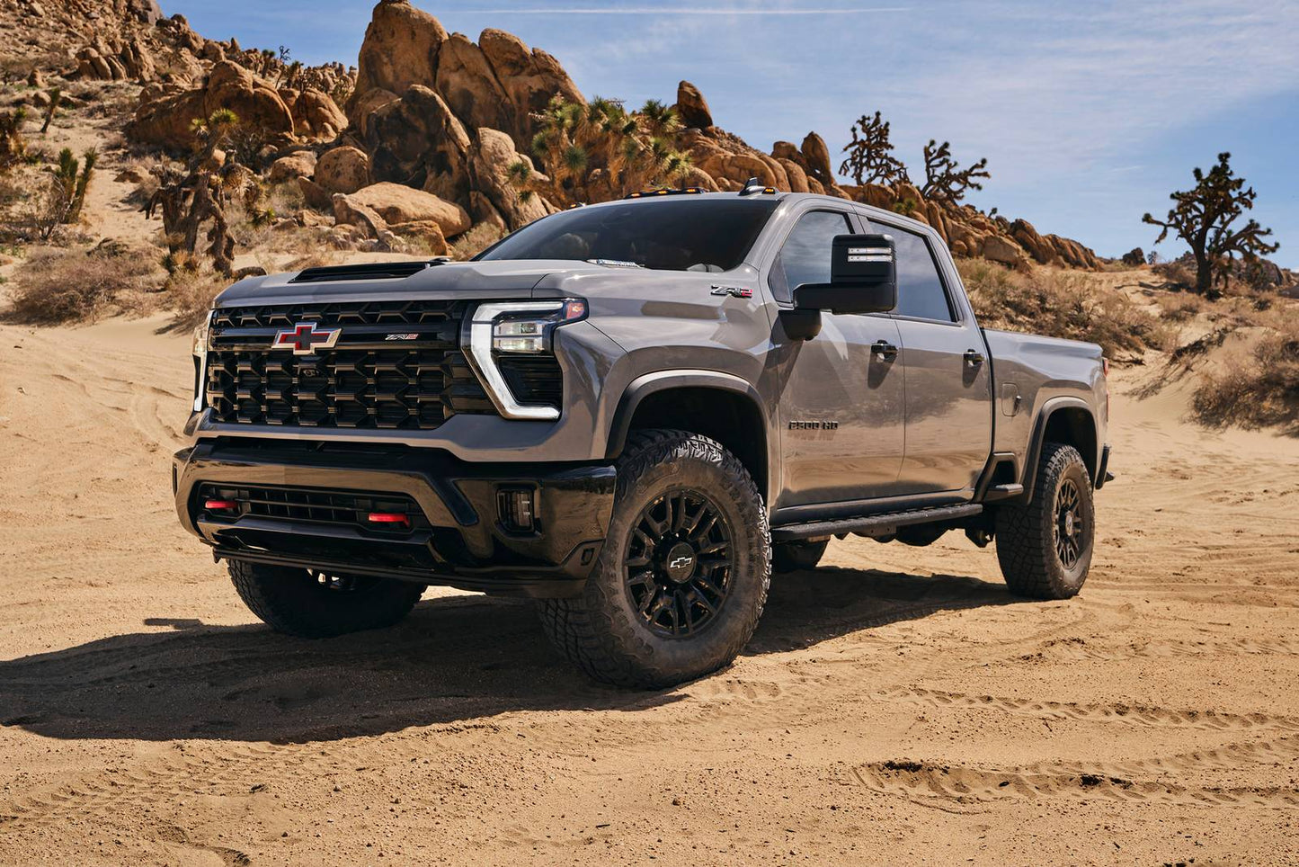 2025 Chevrolet Silverado 2500HD Custom 4dr Double Cab 4WD SB (6.6L 8cyl 10A)
