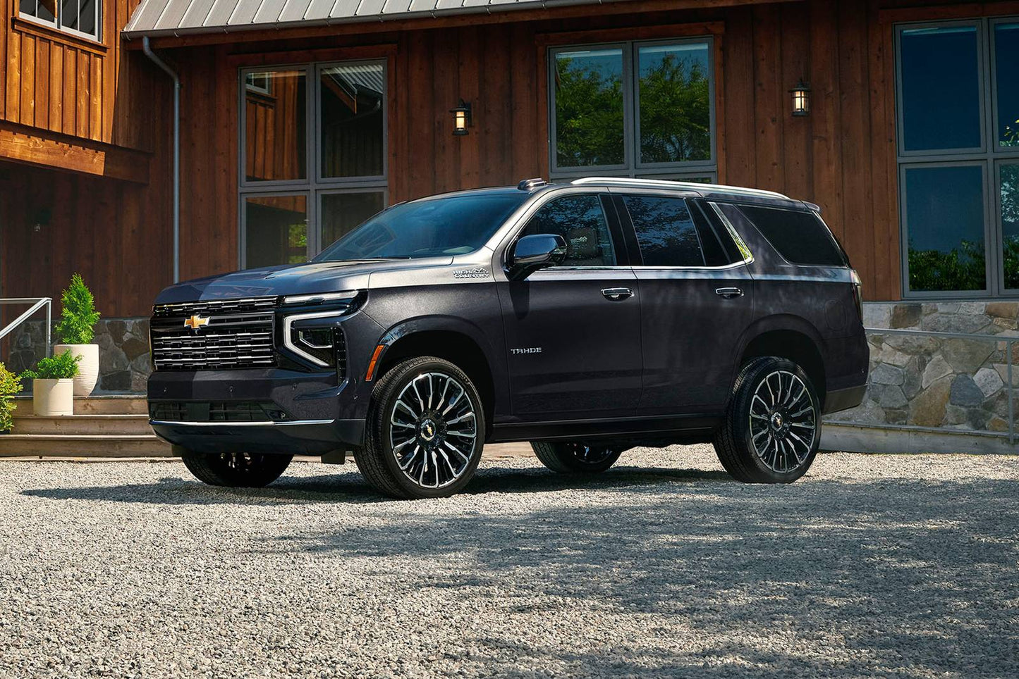 2025 Chevrolet Tahoe LS 4dr SUV 4WD (5.3L 8cyl 10A)