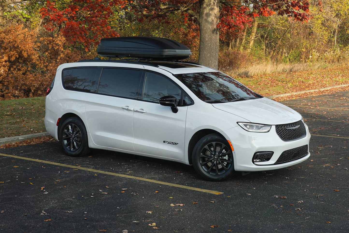 2025 Chrysler Pacifica FAV Edition PHEV 4dr Minivan (3.6L 6cyl gas/electric plug-in hybrid EVT)