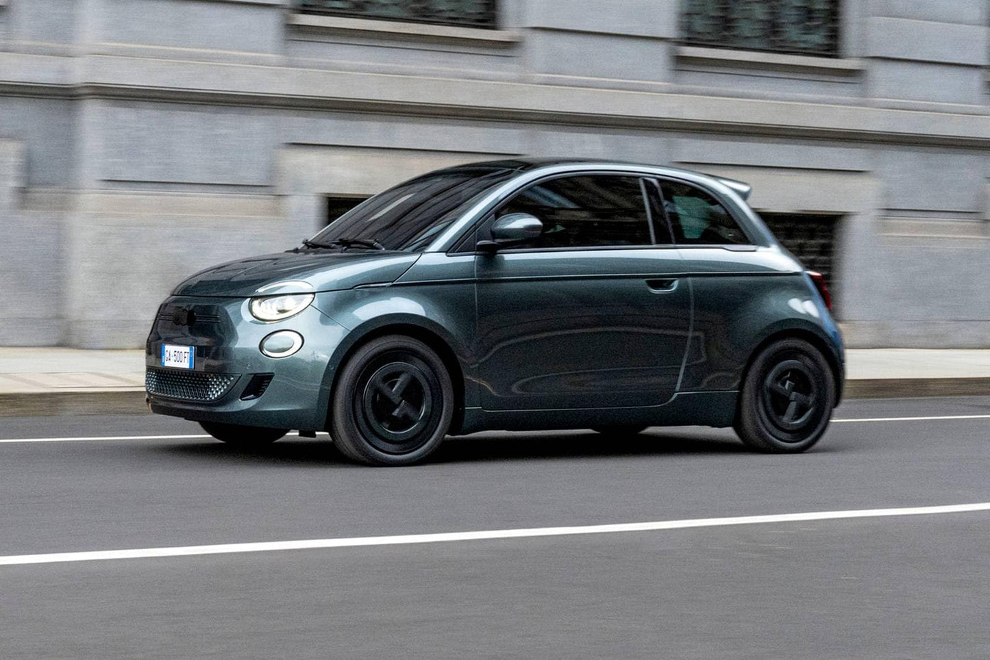 2025 FIAT 500e Giorgio Armani 2dr Hatchback (electric DD)