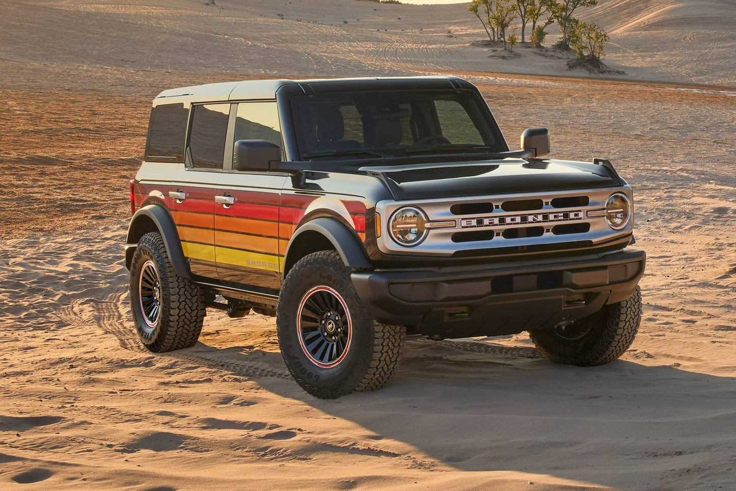 2025 Ford Bronco Heritage Edition 4dr SUV 4WD (2.3L 4cyl Turbo 7M)