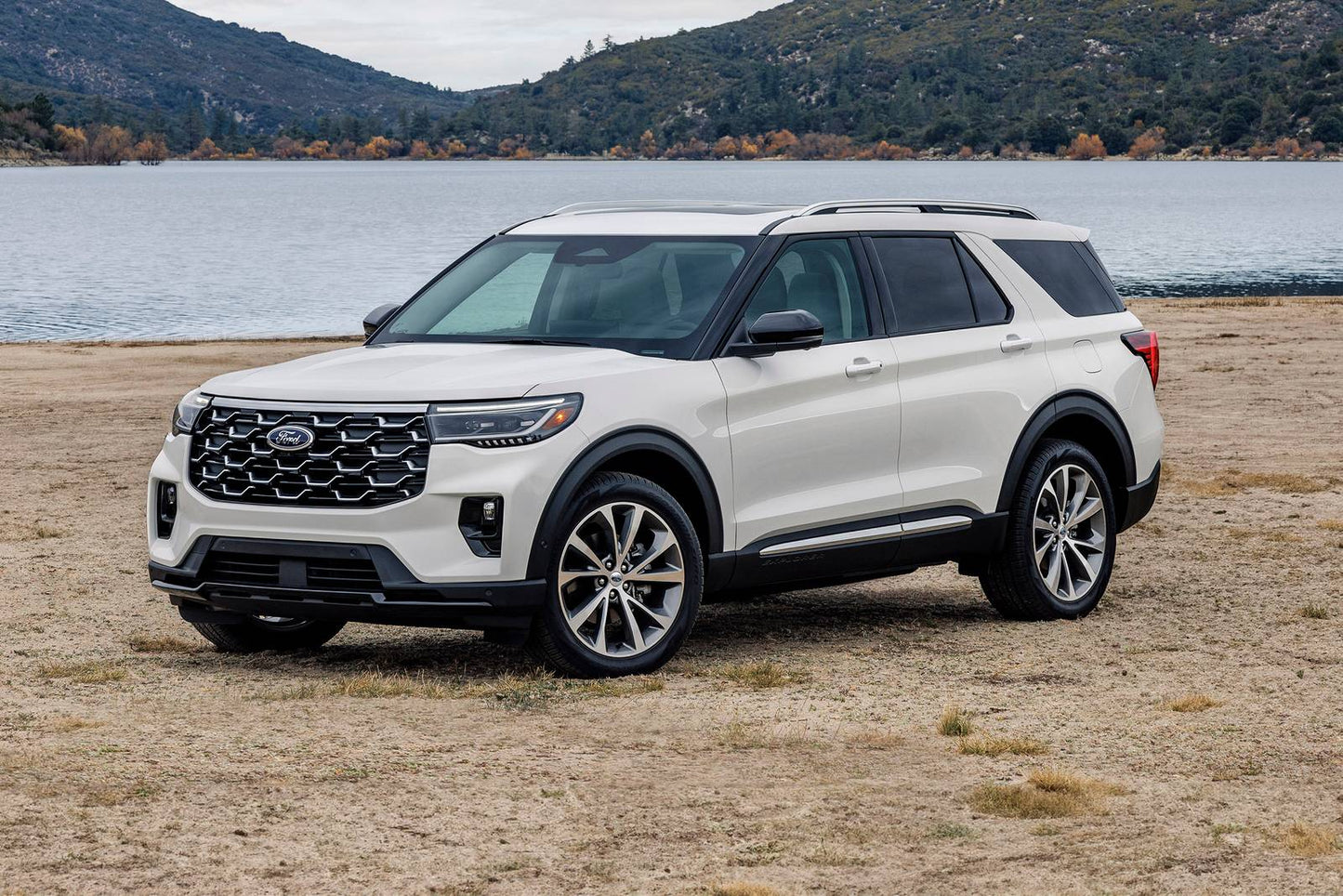 2025 Ford Explorer Active 4dr SUV AWD (2.3L 4cyl Turbo 10A)