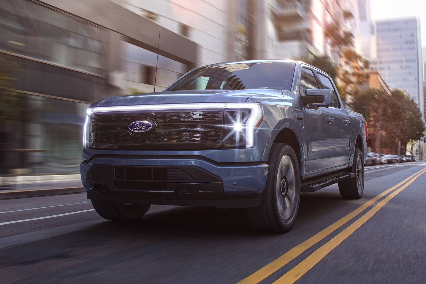 2025 Ford F-150 Lightning Flash 4dr SuperCrew 4WD SB (electric DD)