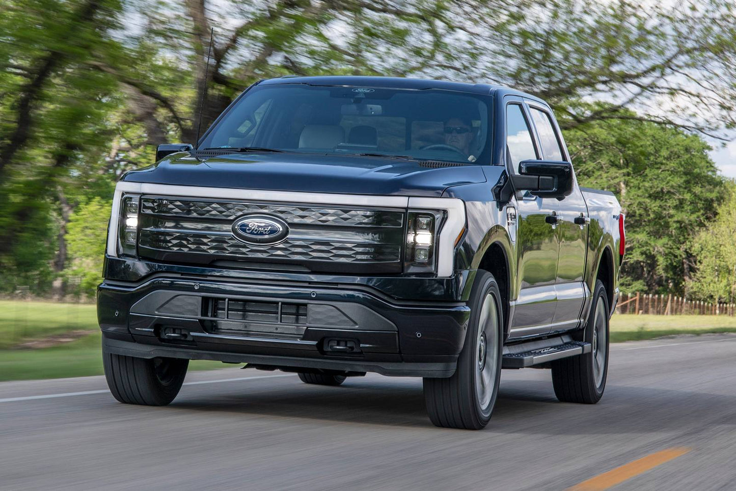2025 Ford F-150 Lightning Flash 4dr SuperCrew 4WD SB (electric DD)