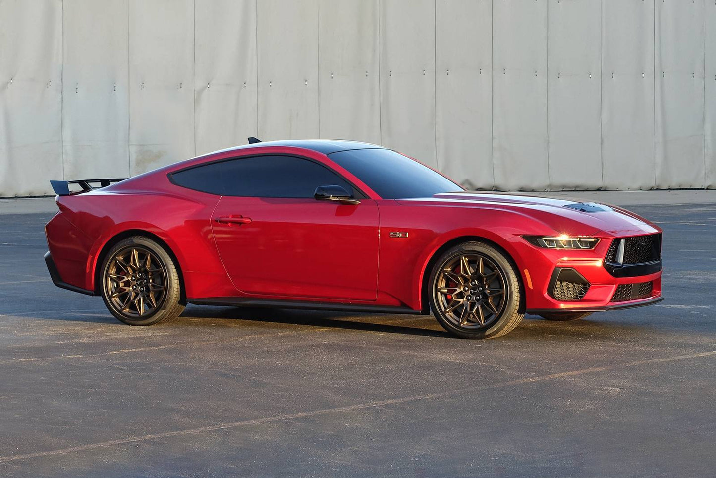 2025 Ford Mustang EcoBoost 2dr Coupe (2.3L 4cyl Turbo 10A)