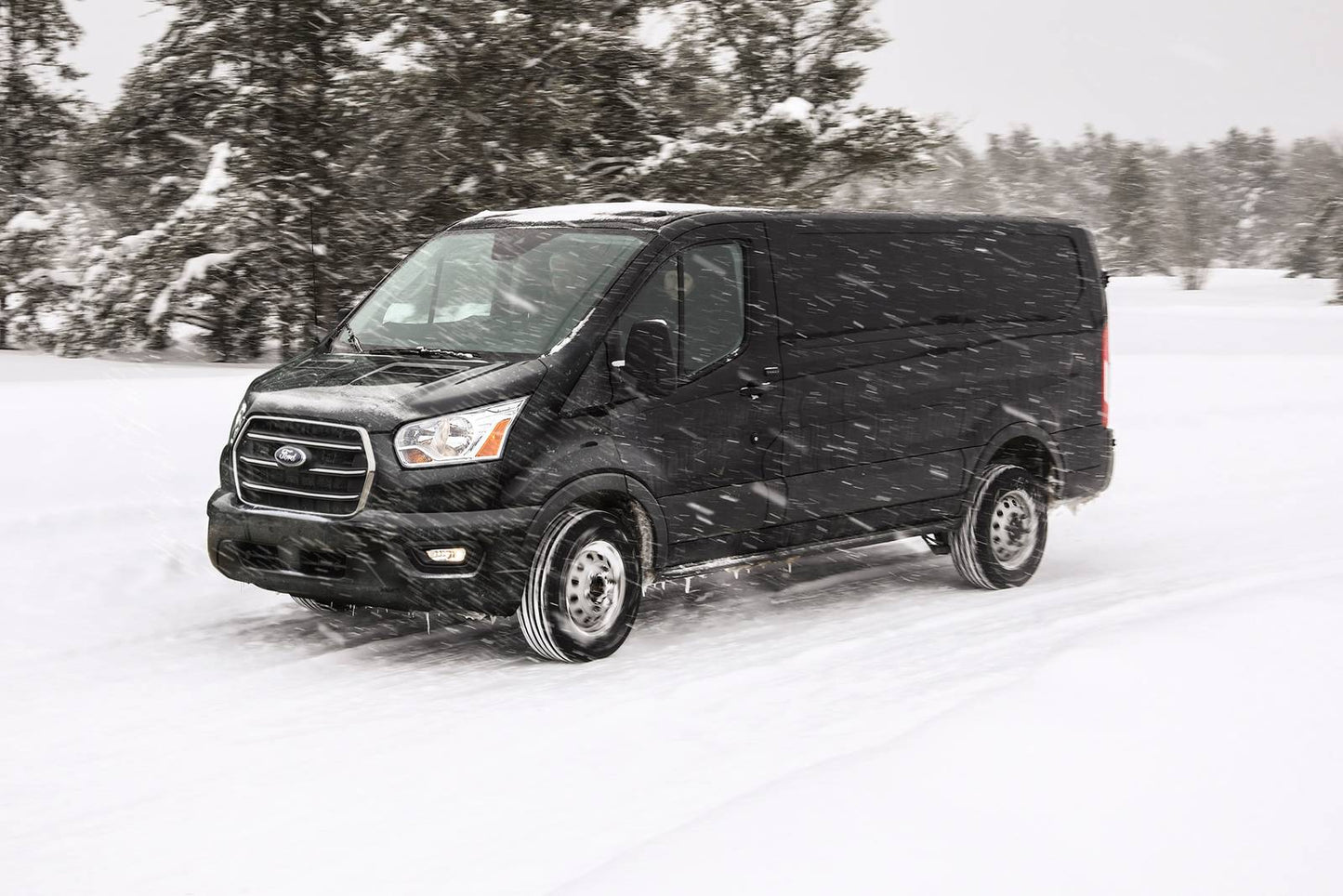 2025 Ford Transit Cargo Van 350 HD High Roof 3dr Ext Van DRW w/148" WB, 9,950 lbs. GVWR (3.5L 6cyl 10A)