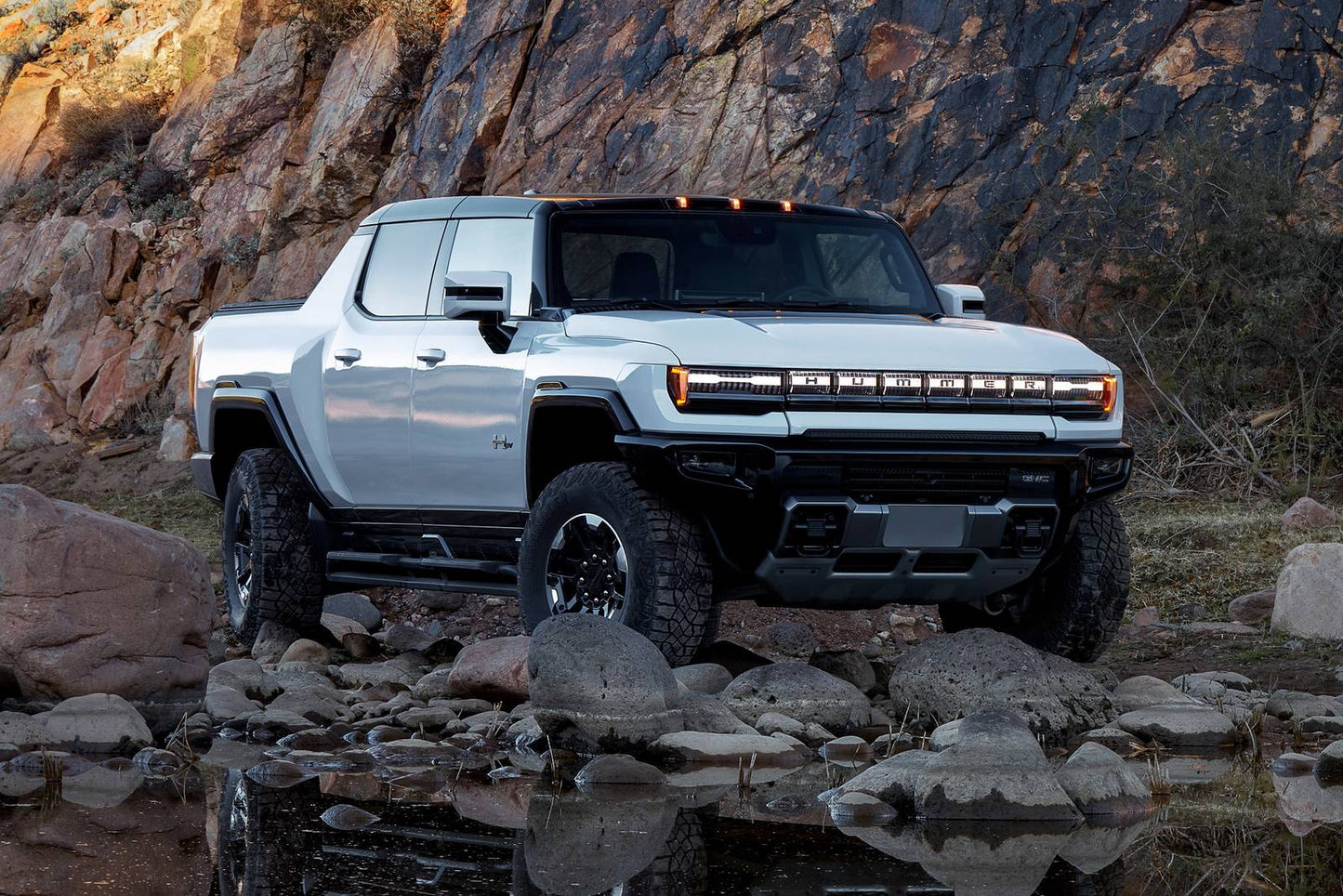 2025 GMC HUMMER EV 2X 4dr Crew Cab 4WD SB (electric DD)