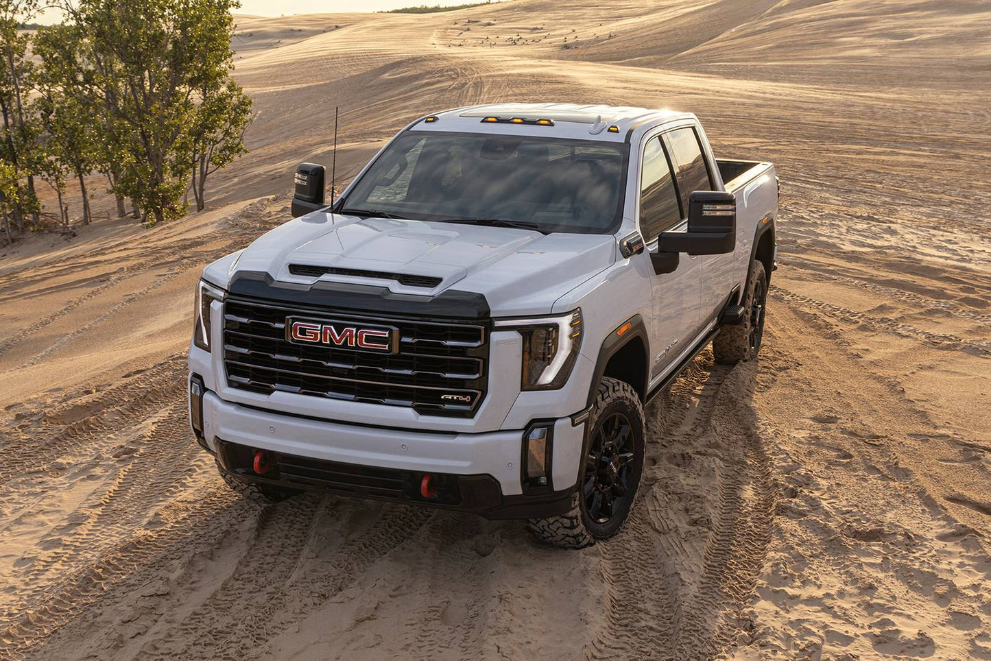 2025 GMC Sierra 3500HD AT4 4dr Crew Cab 4WD SB (6.6L 8cyl 10A)
