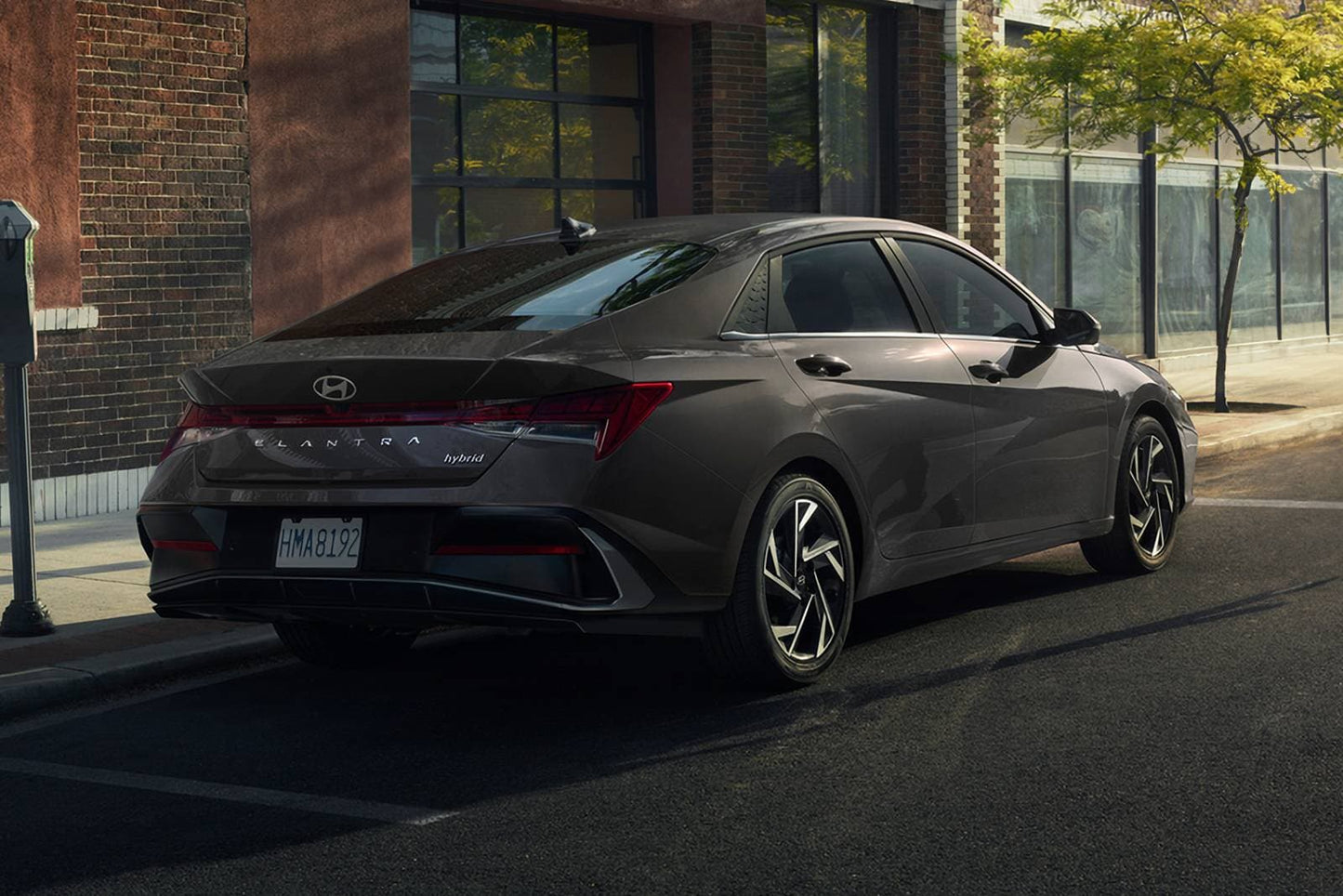 2025 Hyundai Elantra Hybrid Limited 4dr Sedan (1.6L 4cyl gas/electric hybrid 6AM)