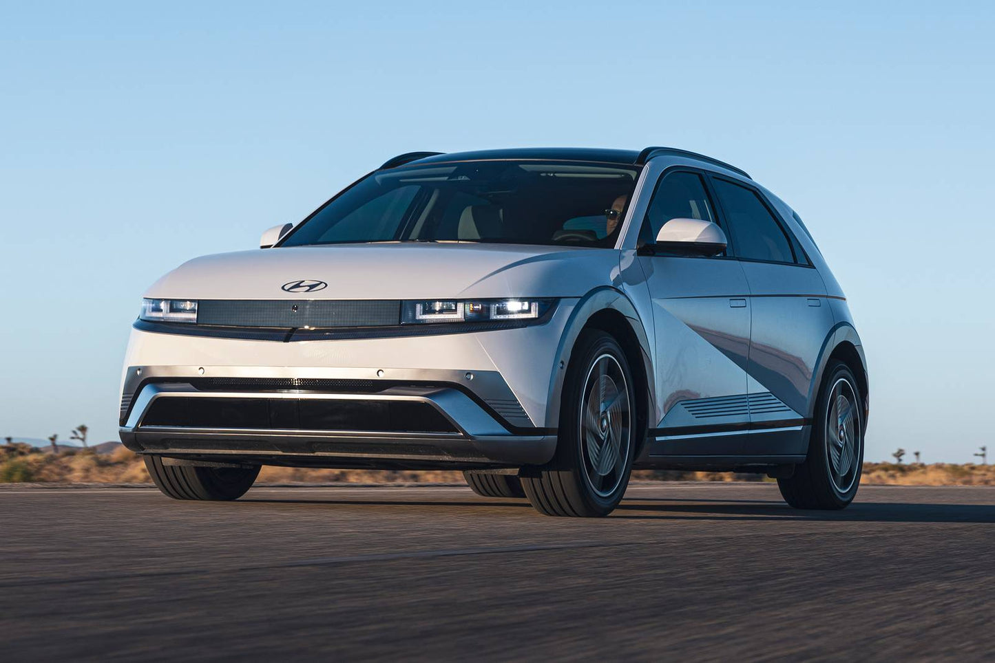 2025 Hyundai IONIQ 5 Limited 4dr SUV (electric DD)