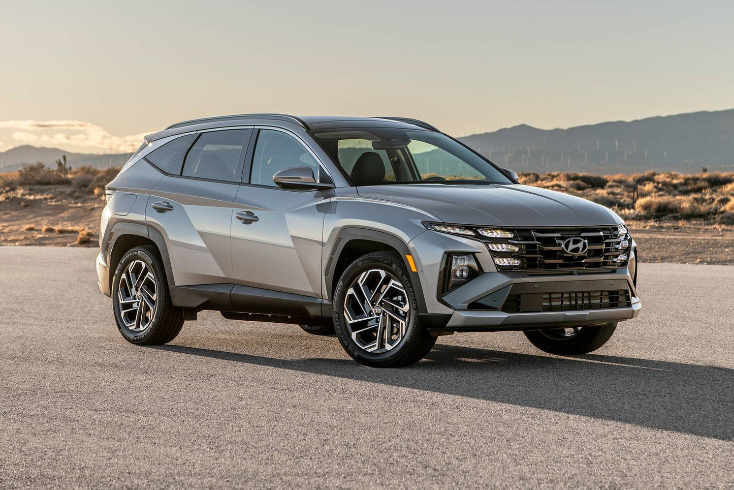 2025 Hyundai Tucson Plug-In Hybrid Limited 4dr SUV AWD (1.6L 4cyl Turbo gas/electric plug-in hybrid 6A)