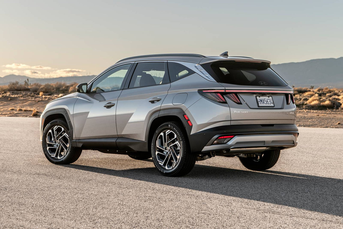 2025 Hyundai Tucson Plug-In Hybrid Limited 4dr SUV AWD (1.6L 4cyl Turbo gas/electric plug-in hybrid 6A)